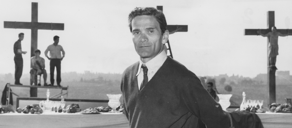 Pier Paolo Pasolini na planie noweli Twaróg wchodzącej w skład filmu Ro.Go.Pa.G fot. Keystone / Hulton / Getty