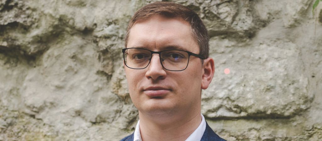 Wschód się wznosi, Zachód opada — ilustracja